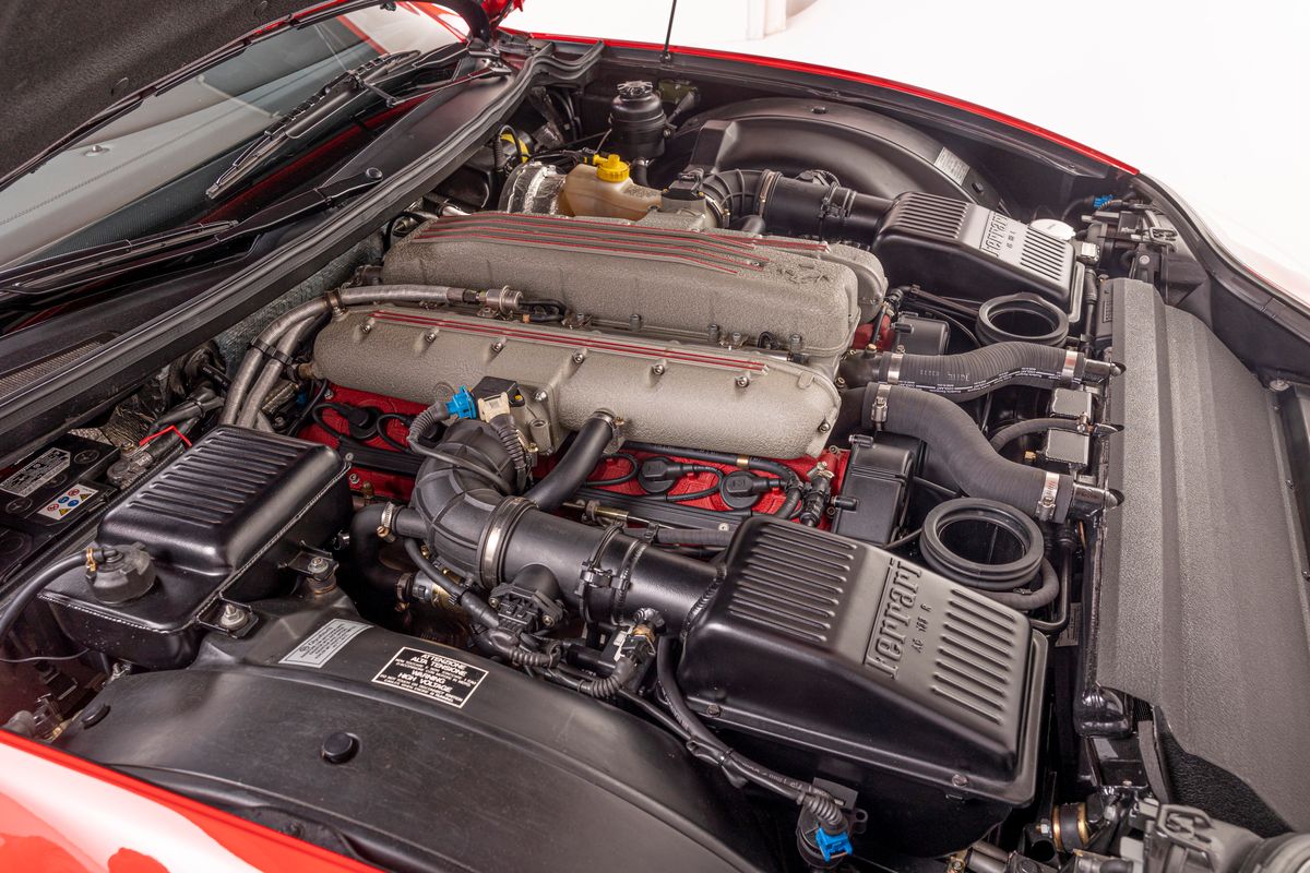 2001 Ferrari 550