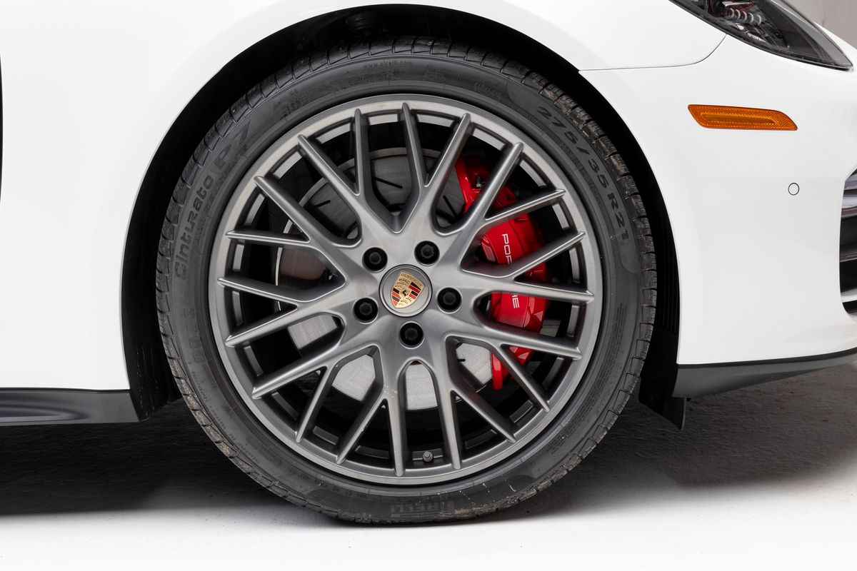 2021 Porsche Panamera GTS