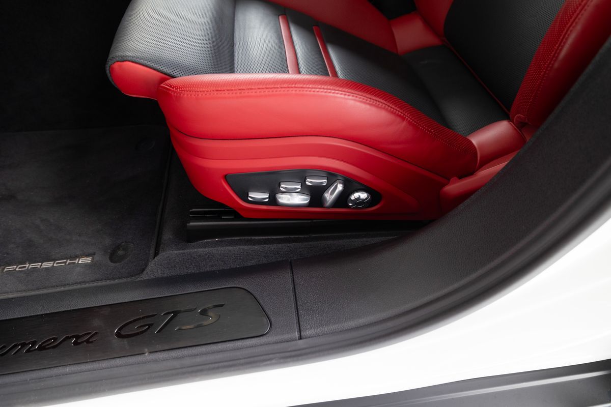 2021 Porsche Panamera GTS