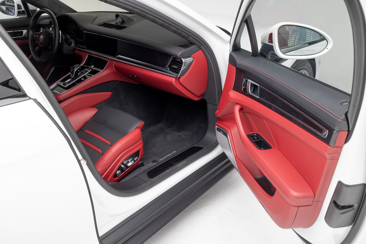 2021 Porsche Panamera GTS