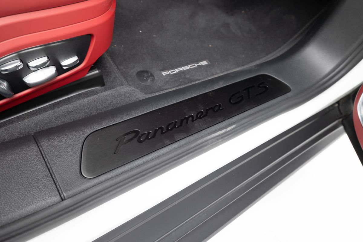 2021 Porsche Panamera GTS